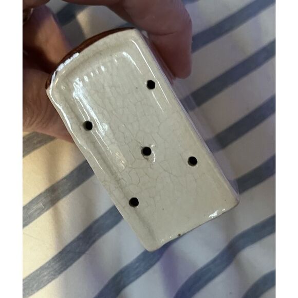 Vintage Preplacement paprika Book Spice Shaker - Picture 2 of 3